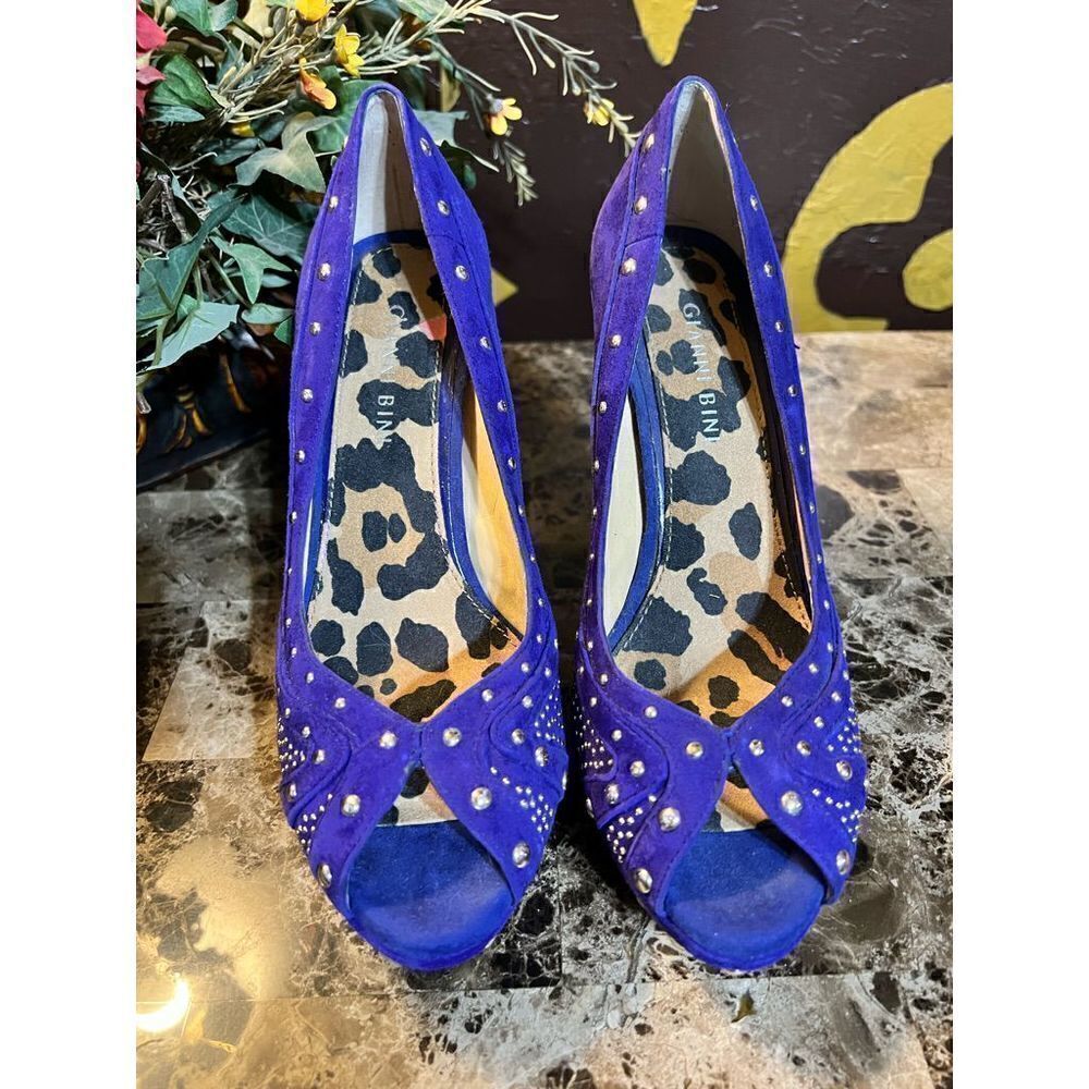 Gianni Bini Purple Suede Gold Studded Perp Toe Pumps Size 8 - Picture 3 of 5